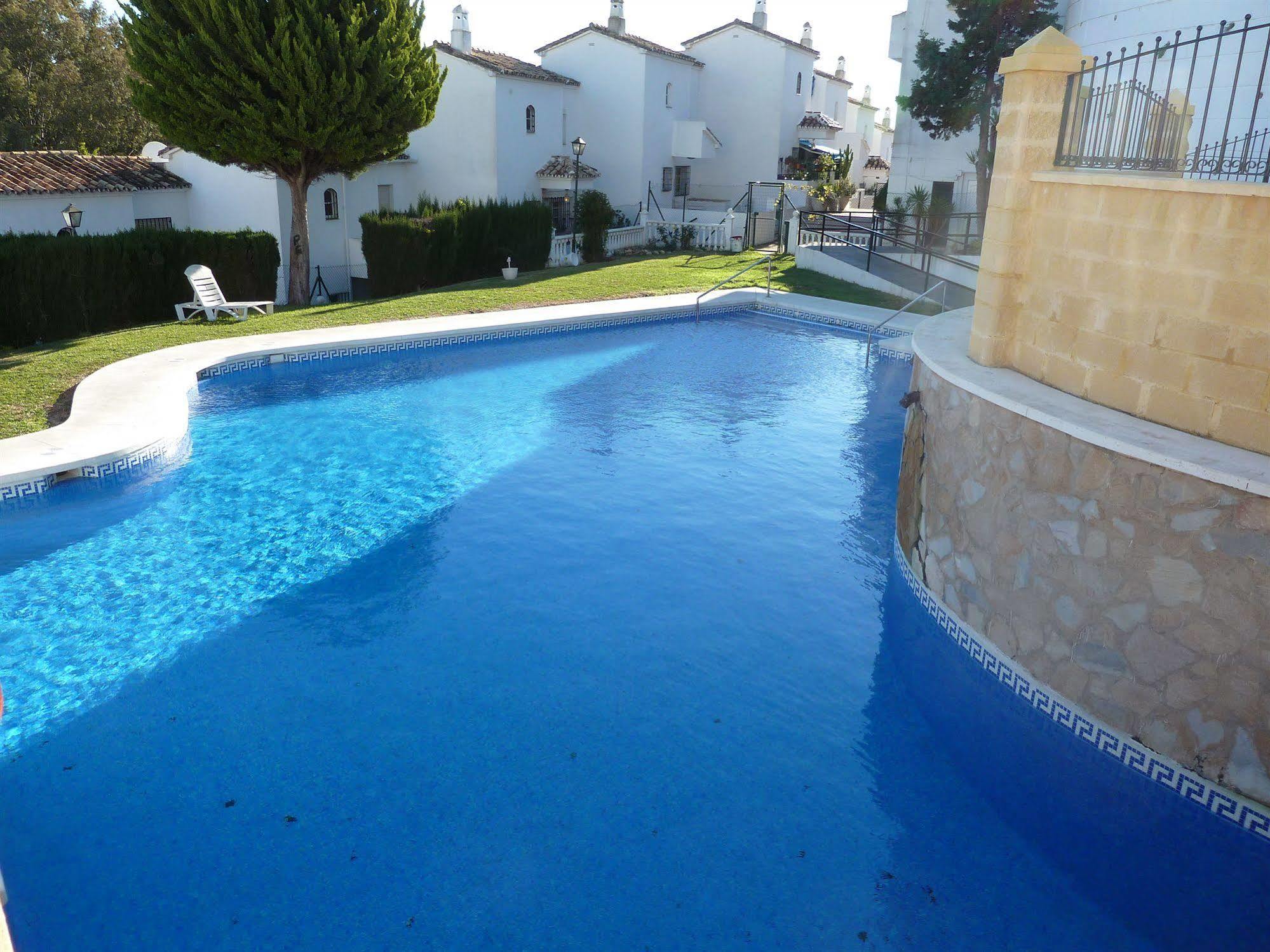 Playa Golf Aparthotel Benalmádena Exteriör bild